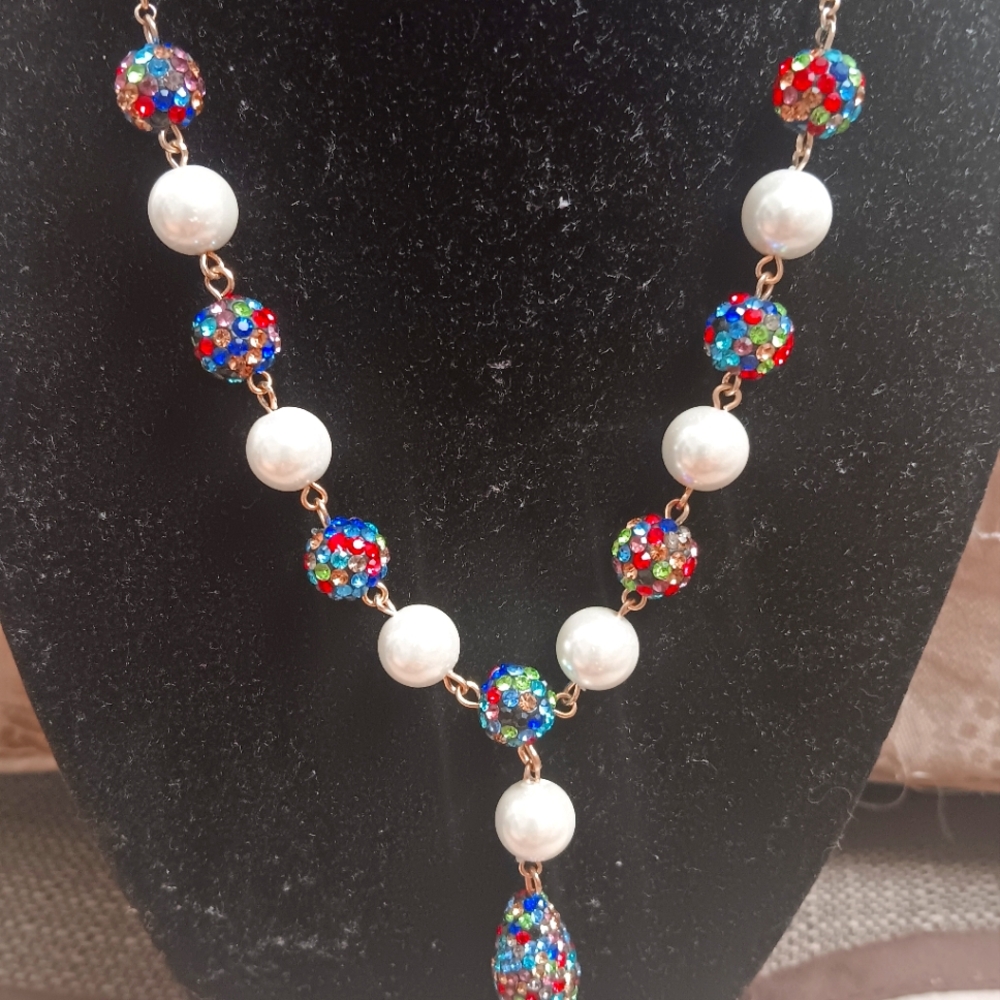 Monet necklace
